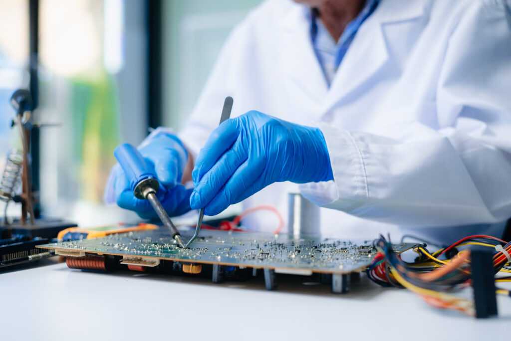 Electronics technician, electronic engineering electronic repair